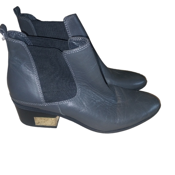 Marc Fisher Samona black leather ankle zip bootie  size 9 - Picture 1 of 7